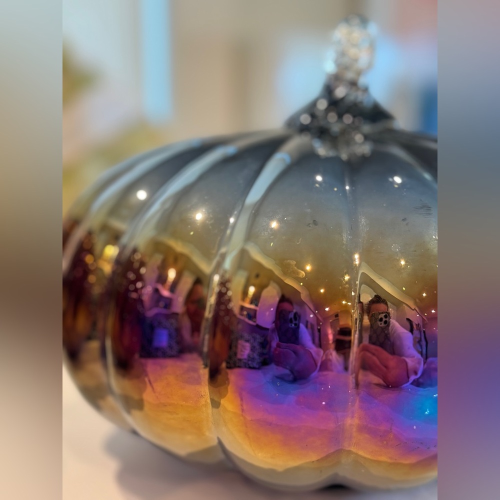 Black‎ Glass iridescent Pumpkin